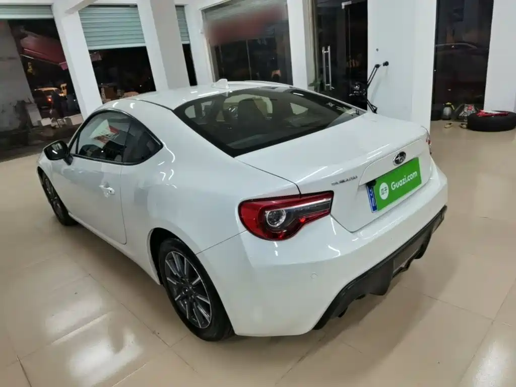 Фото 5 - Subaru BRZ