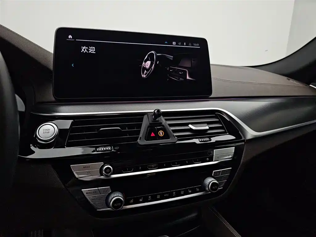 BMW 5 Series New Energy 2021 535Le Pioneer Edition M Sport Package фото 12