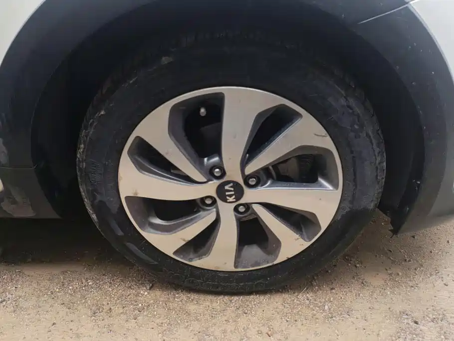 Kia KX CROSS 2018 2017 1.4L AT GLS