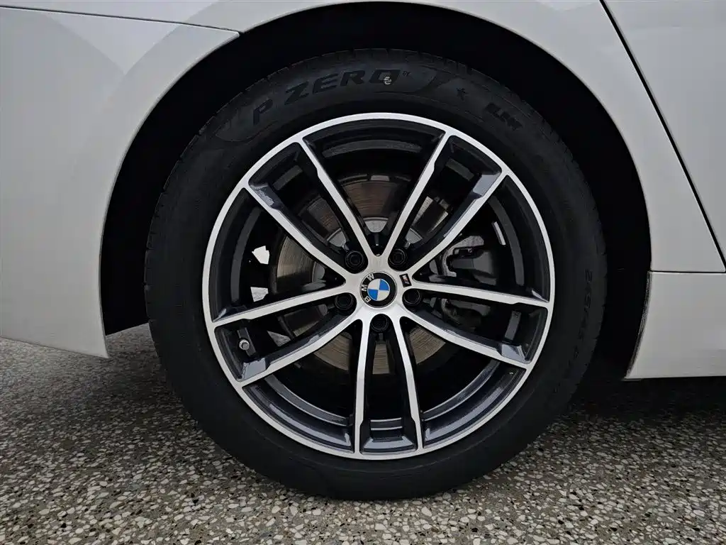 BMW 5 Series New Energy 2021 535Le Pioneer Edition M Sport Package фото 17