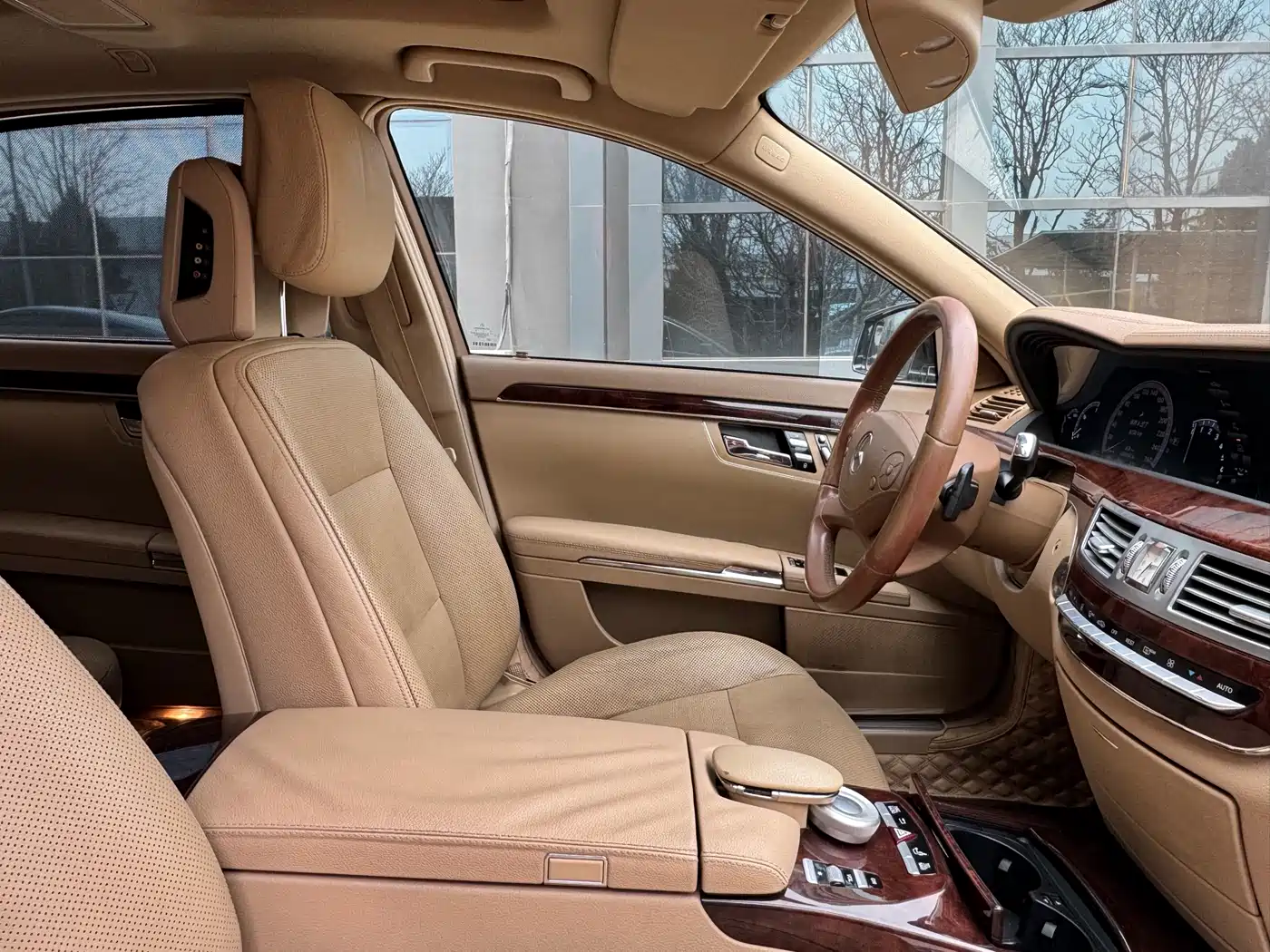 Mercedes-Benz S-Class 2012 S 300 L Luxury Grand Edition фото 26