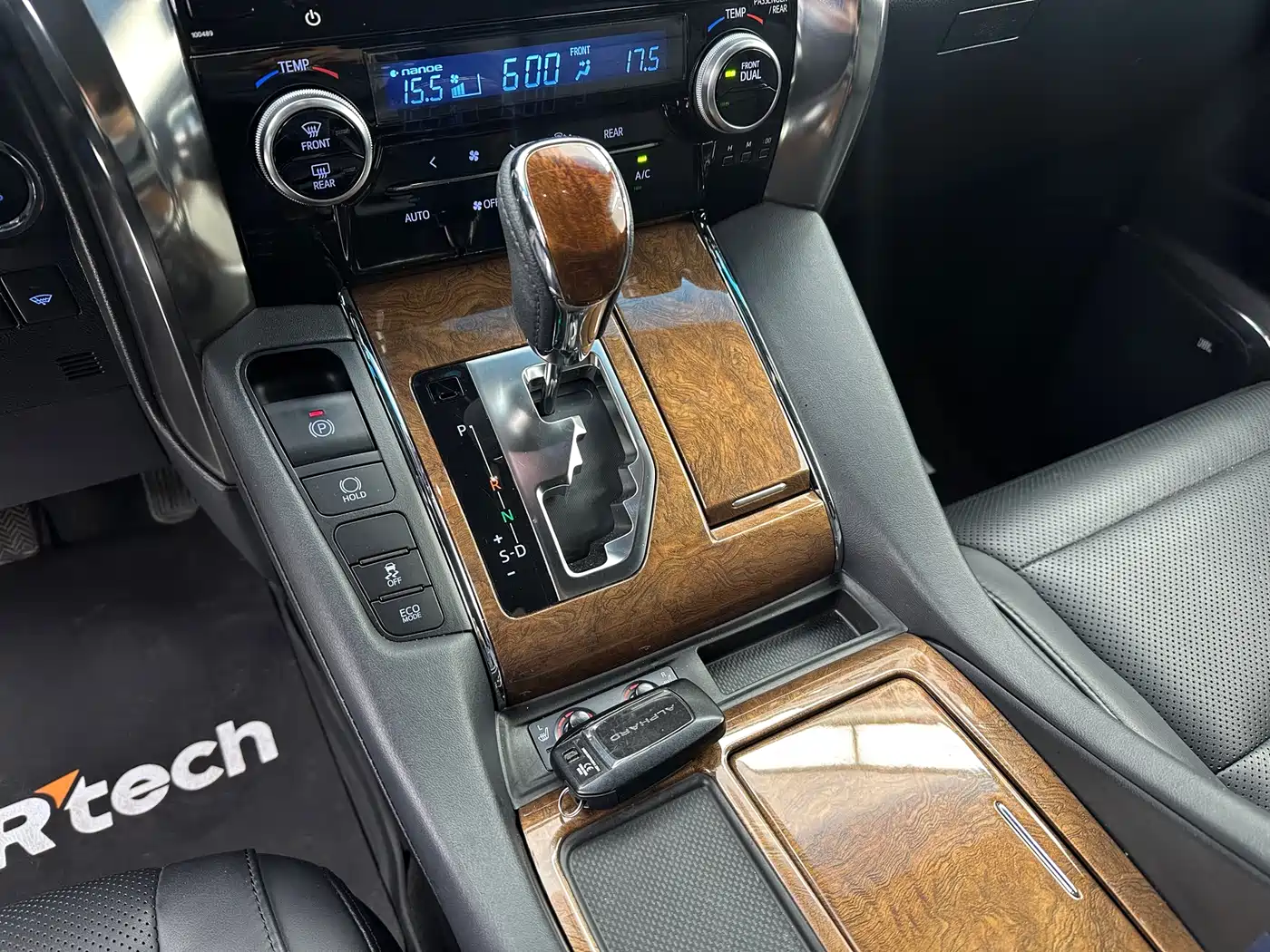 Toyota Alphard 2015 3.5L Premium Edition фото 24