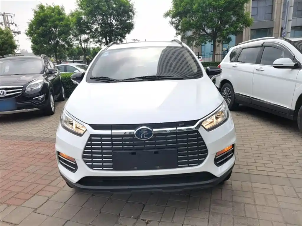 BYD Yuan New Energy 2019 EV360 Smart Connect Premium Edition фото 3