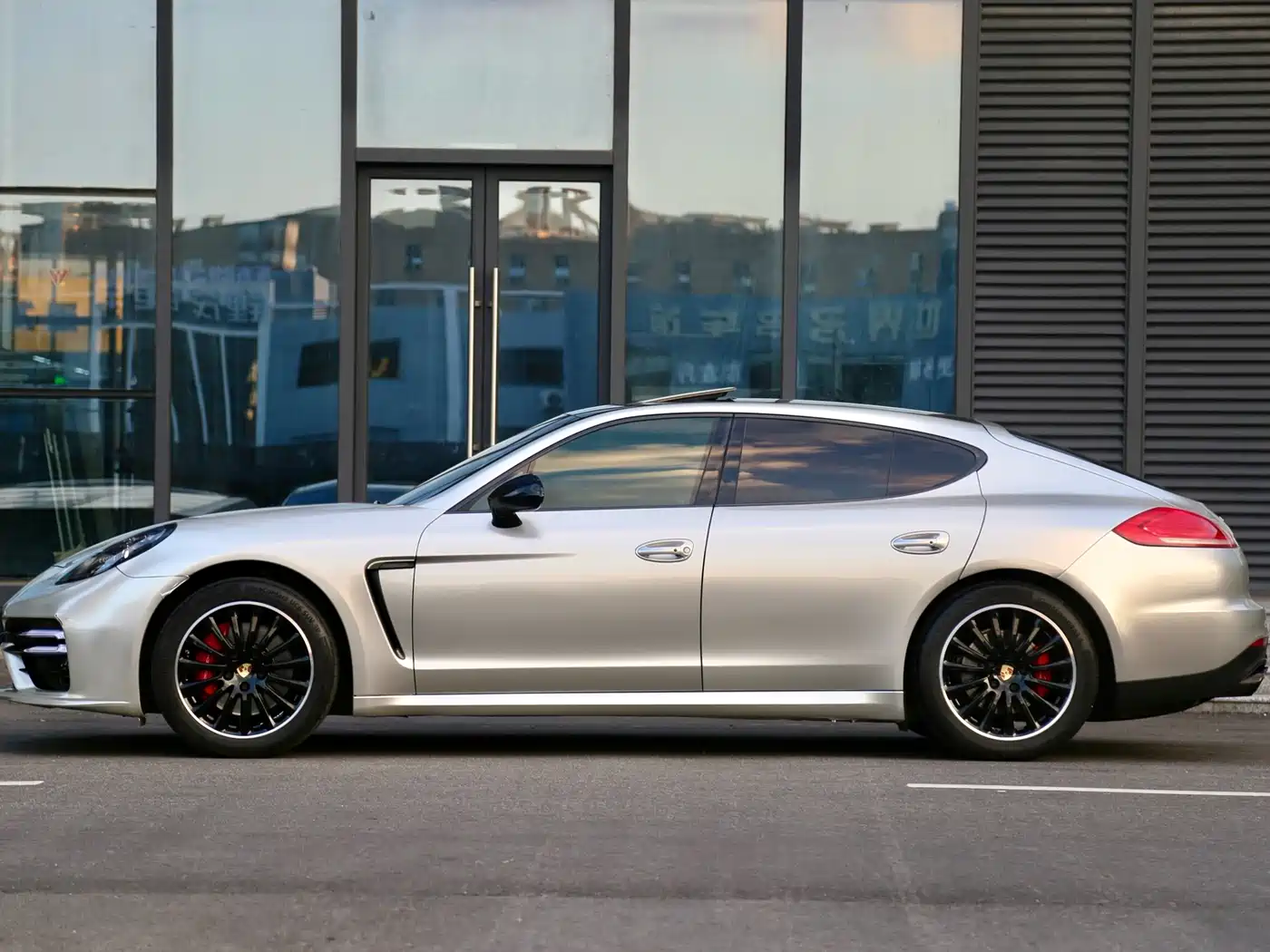 Porsche Panamera 2014 Panamera 3.0T фото 2