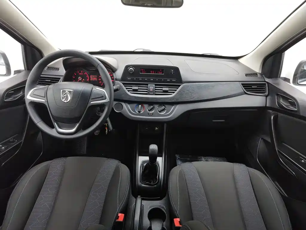 2021 Baojun 310
