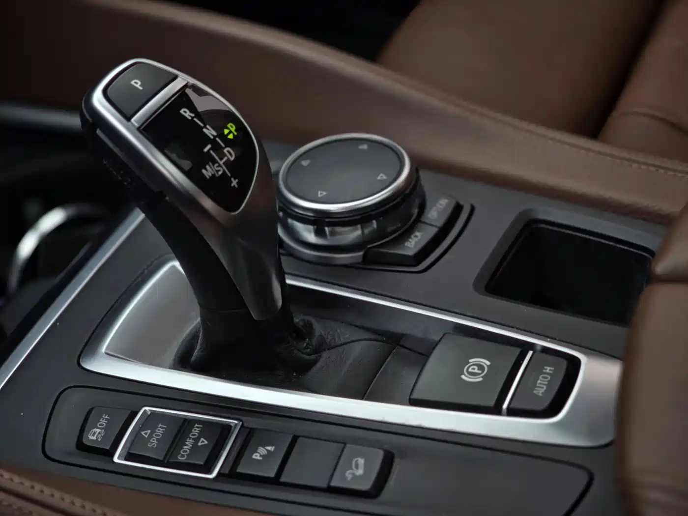 BMW X6 2015 xDrive35i Luxury Model фото 13