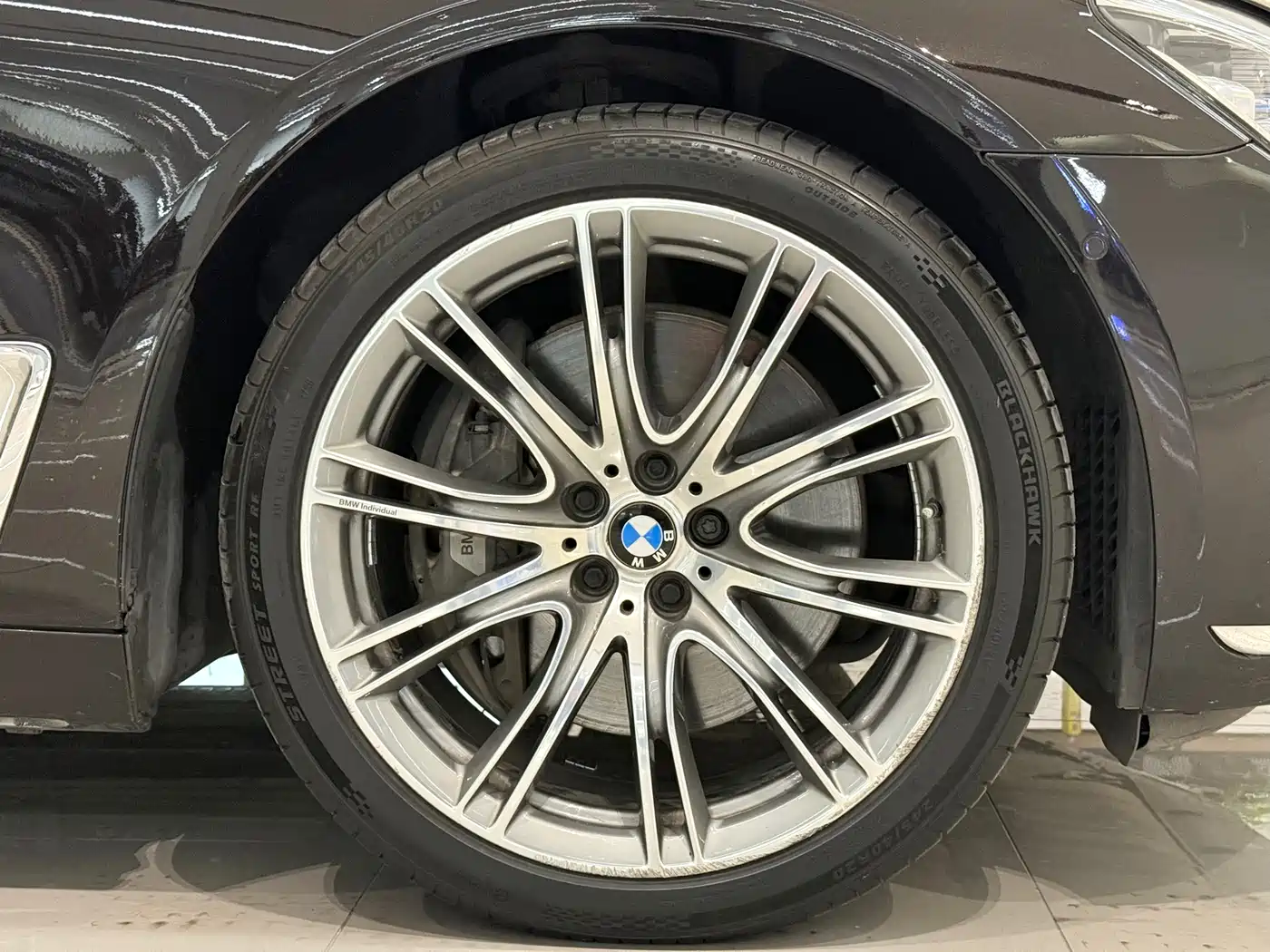 BMW 7 Series 2017 750Li xDrive Customized Edition (4-Seater) фото 18