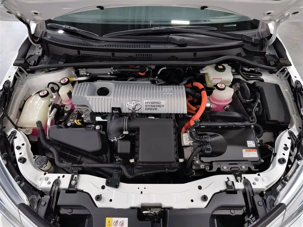 Toyota Corolla Twin Engine E+ 2019 1.8L E-CVT Leading Edition фото 6