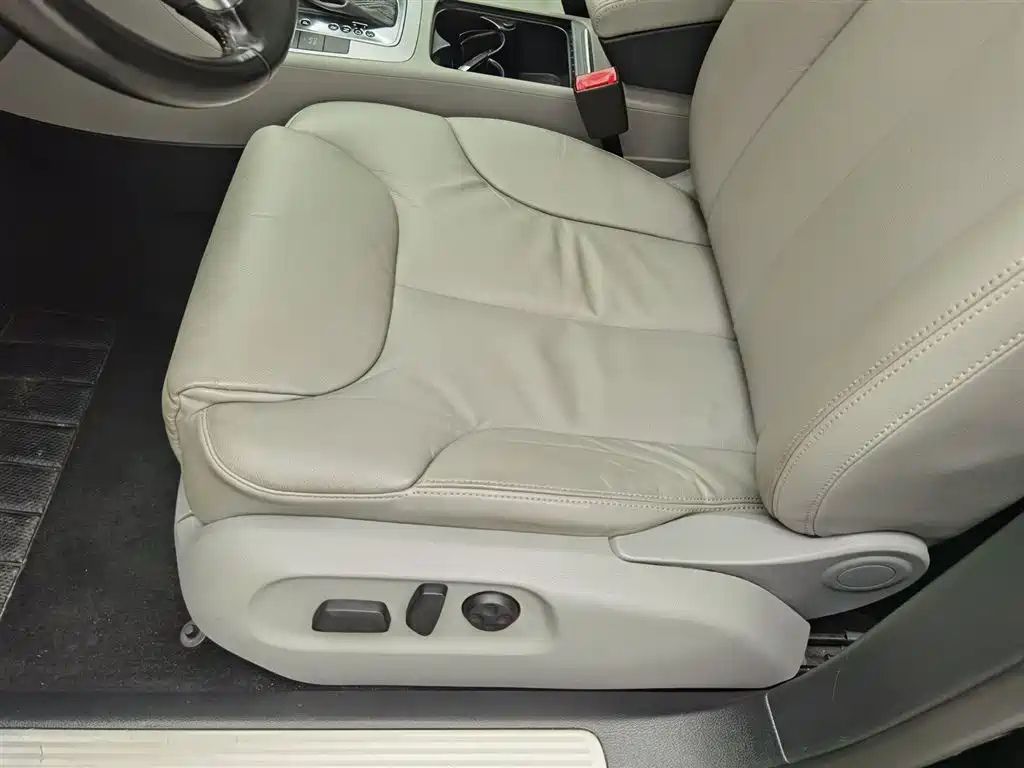 Volkswagen Magotan 2011 1.8TSI DSG Comfort фото 20