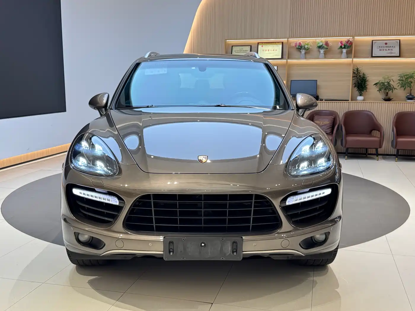 Porsche Cayenne 2014 Cayenne Platinum Edition 3.0T фото 2