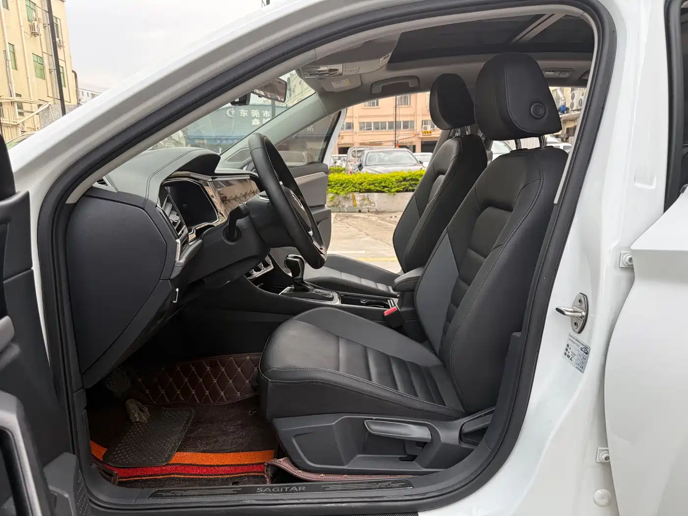 Volkswagen Sagitar 2021 280TSI DSG 30th Anniversary Edition фото 12
