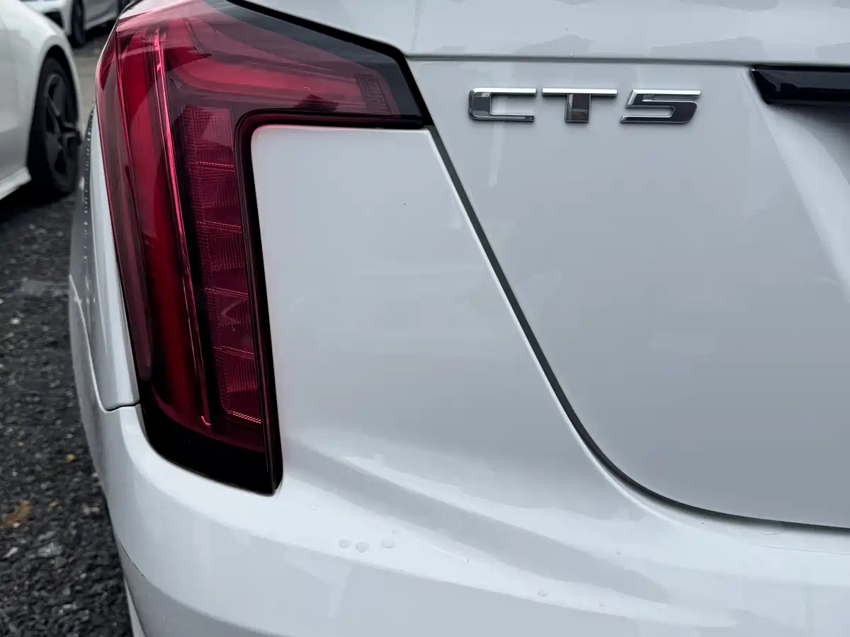 CADILLAC CT5