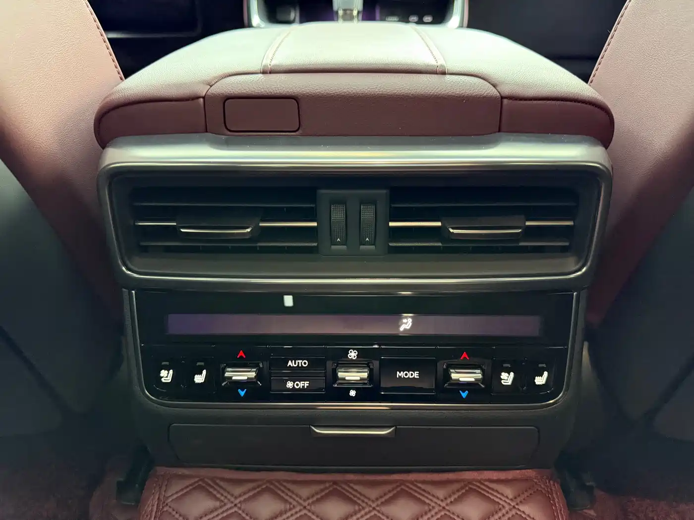 Lexus LX 2025 700h Boundary Edition фото 20