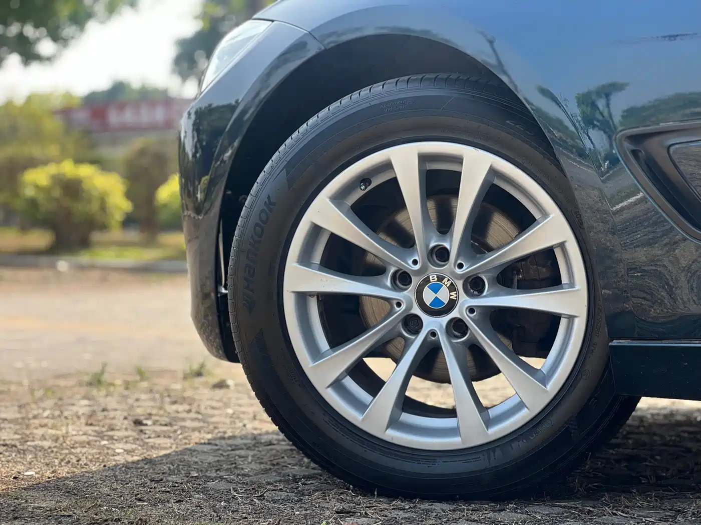 BMW 3 Series GT 2013 Model 320i Leading фото 18