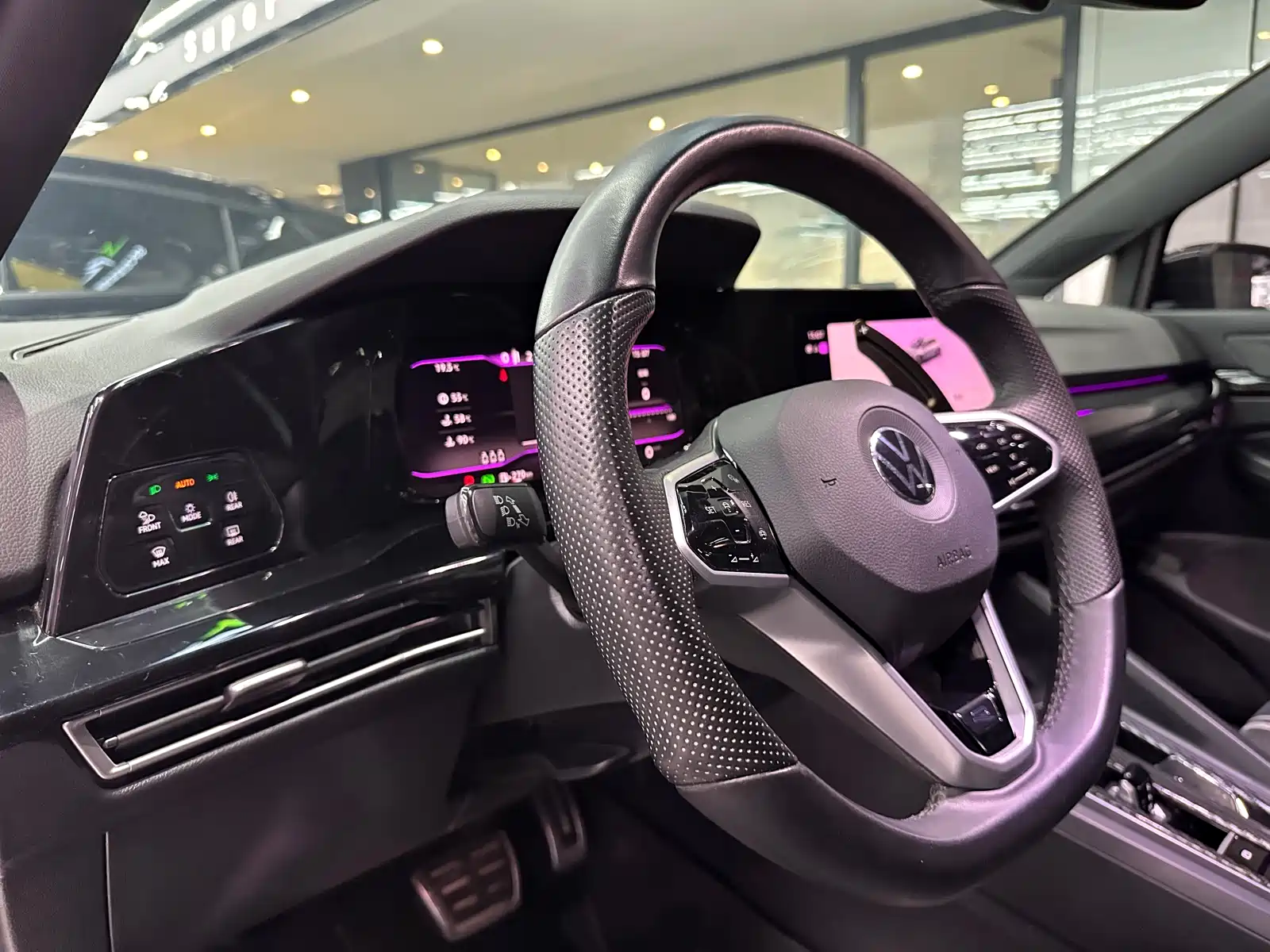 Фото 7 - Volkswagen Golf