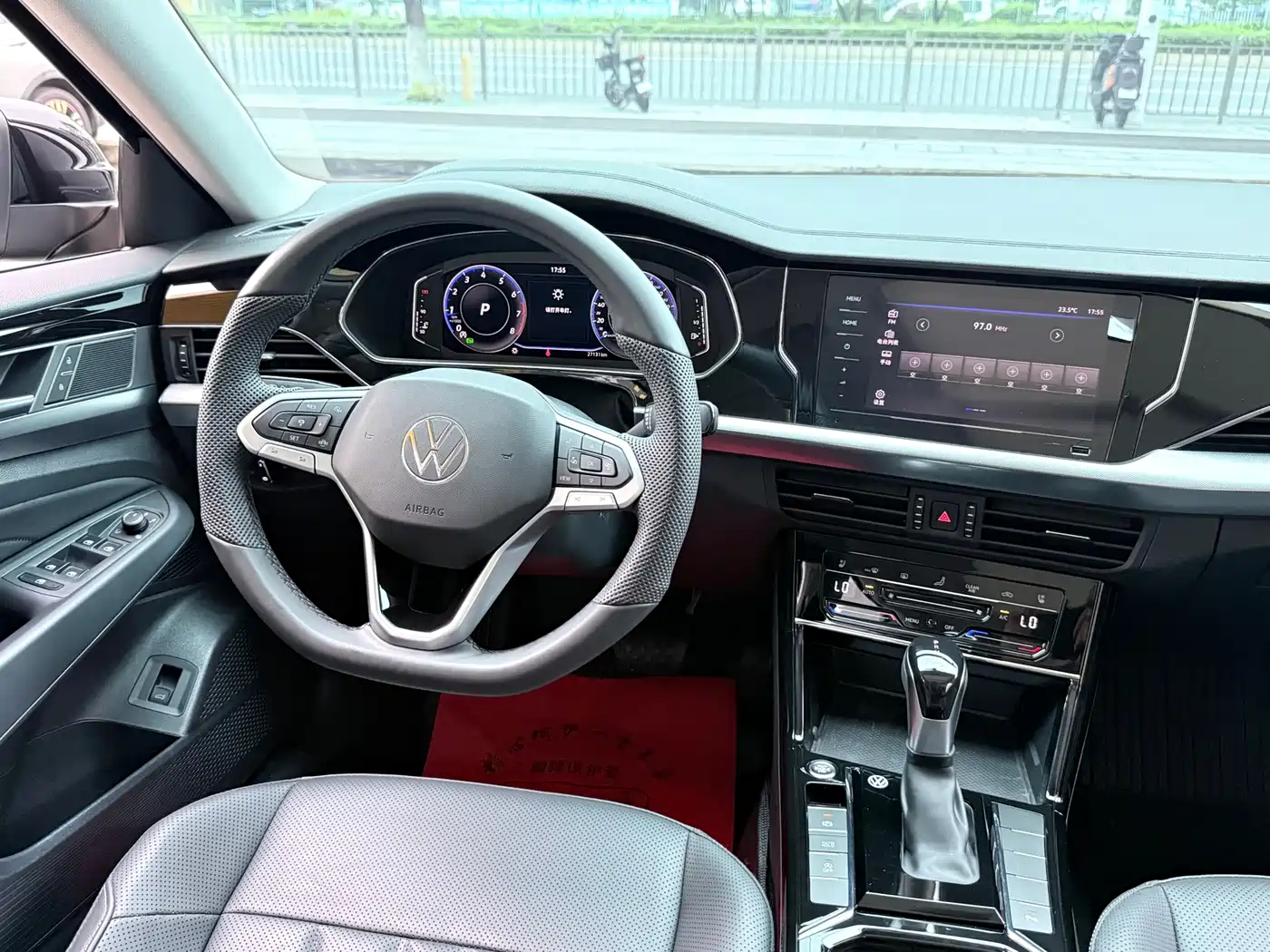 Volkswagen Passat 2025 Outstanding 380TSI Starlight Dragon Soaring Edition фото 7