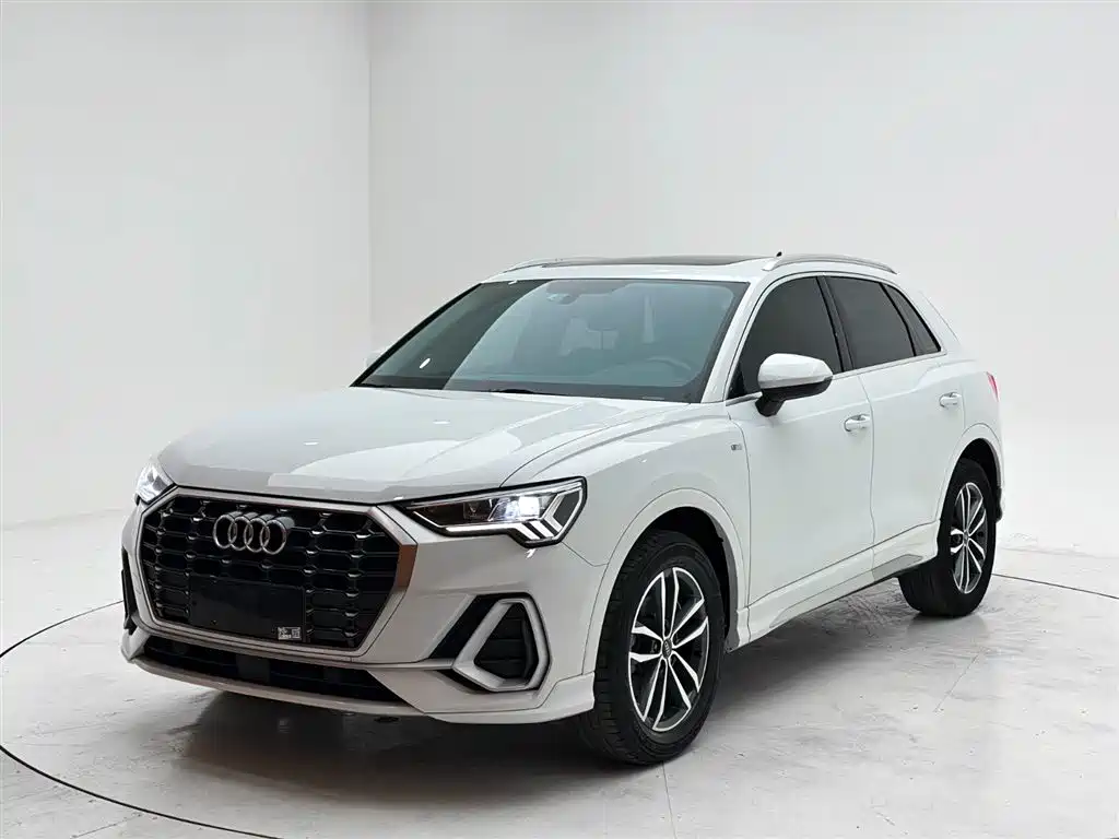 Audi Q3 2021 35 TFSI Progressive Sport