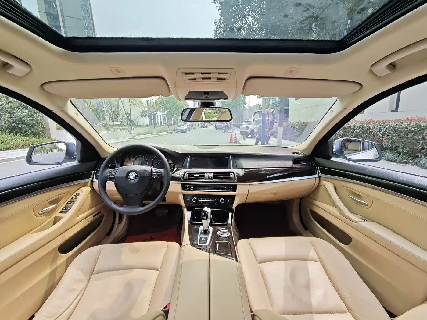 BMW 5 Series 2012 523Li Luxury фото 11
