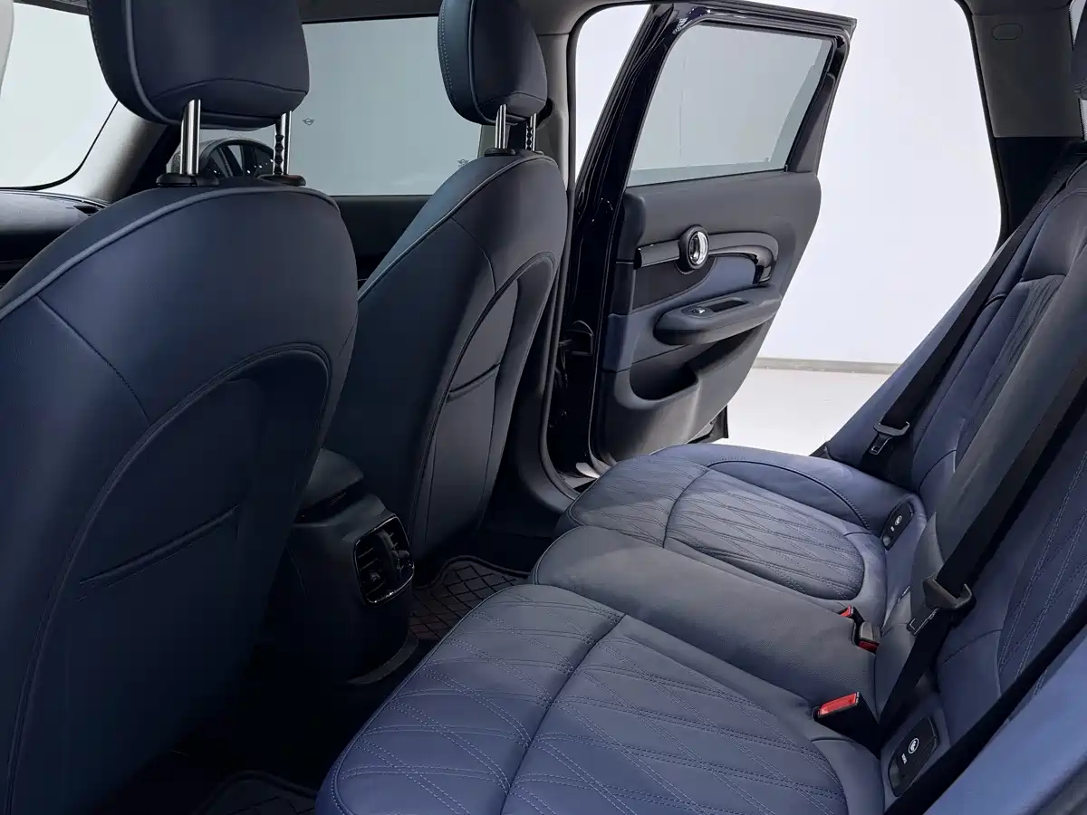 صورة 18 - MINI CLUBMAN