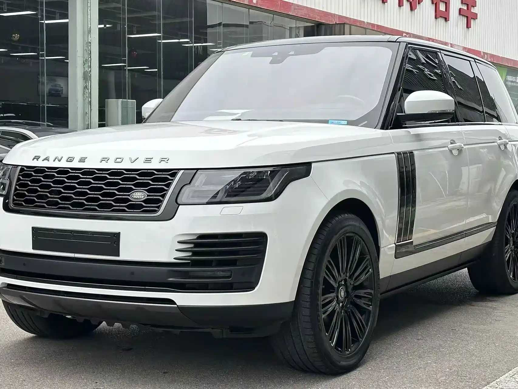 Фото 1 - Land Rover Range Rover