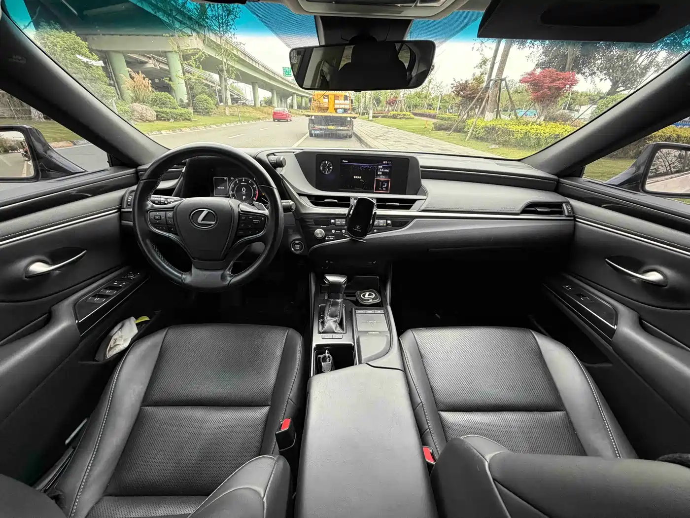 Lexus ES 2020 200 Excellence фото 10