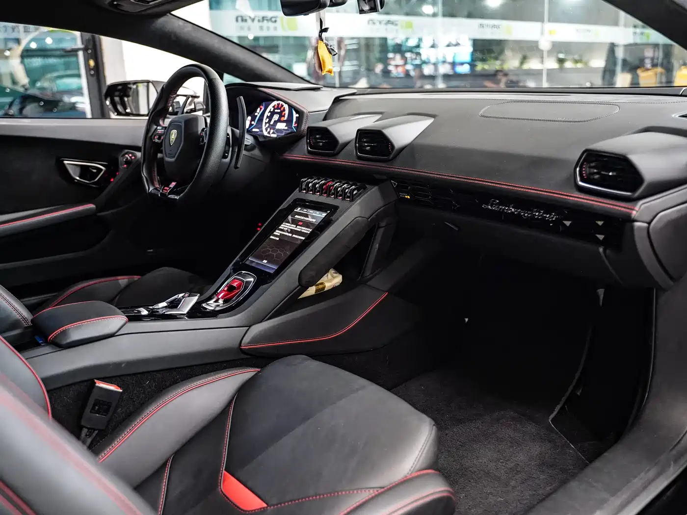 LAMBORGHINI HURACÁN