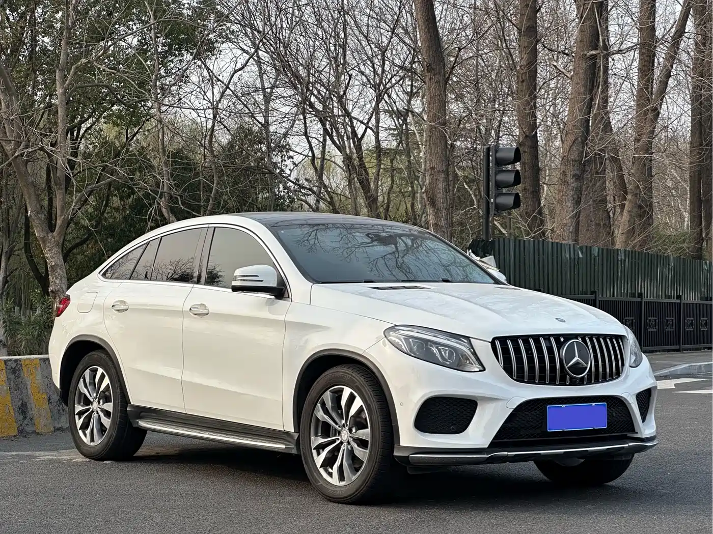 Mercedes-Benz GLE Coupe 2017 GLE 400 4MATIC Coupe SUV фото 3