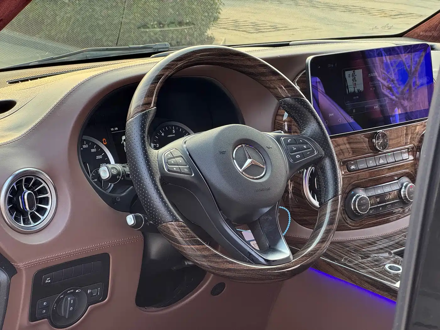 Mercedes-Benz Vito 2021 2.0T Business Edition 7-seater фото 8