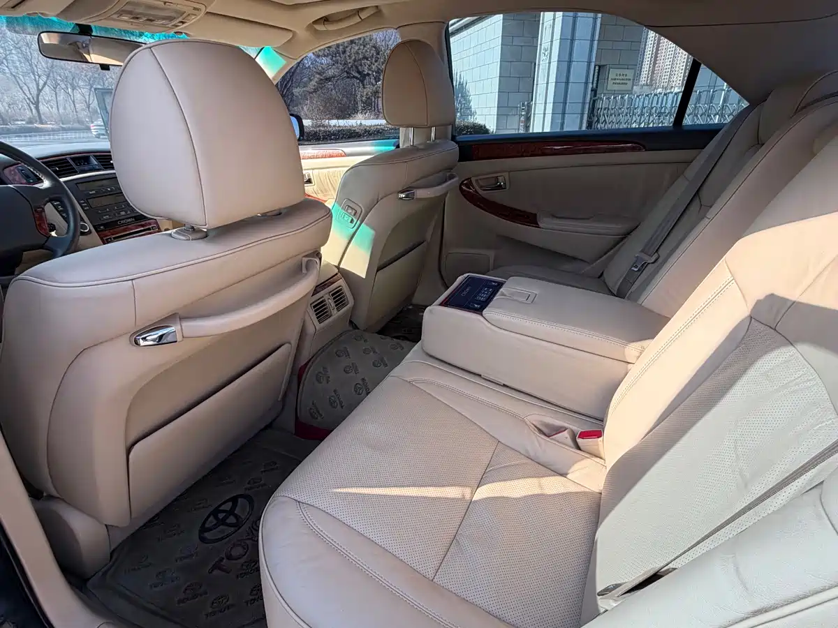 Toyota Crown 2007 2.5L Royal Leather Edition фото 11