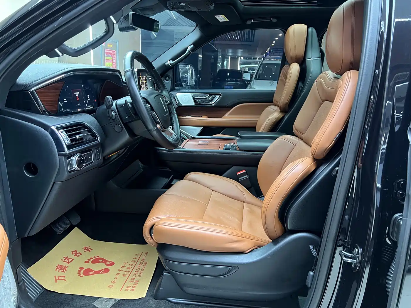 LINCOLN NAVIGATOR