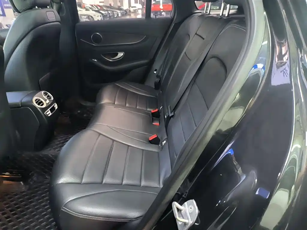 Mercedes-Benz GLC 2018 Facelift GLC 300 4MATIC Dynamic фото 17