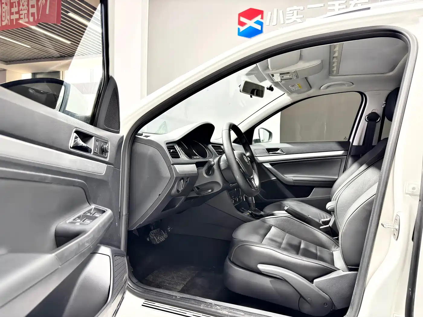 Volkswagen Lavida Tour 2017 230TSI DSG Comfort Edition фото 4