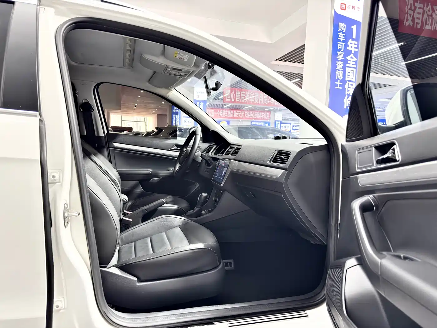 Volkswagen Lavida Tour 2017 230TSI DSG Comfort Edition фото 13