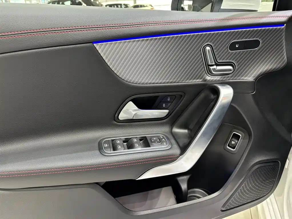 Mercedes-Benz A-Class 2025 A 200 L Fashion Edition фото 12