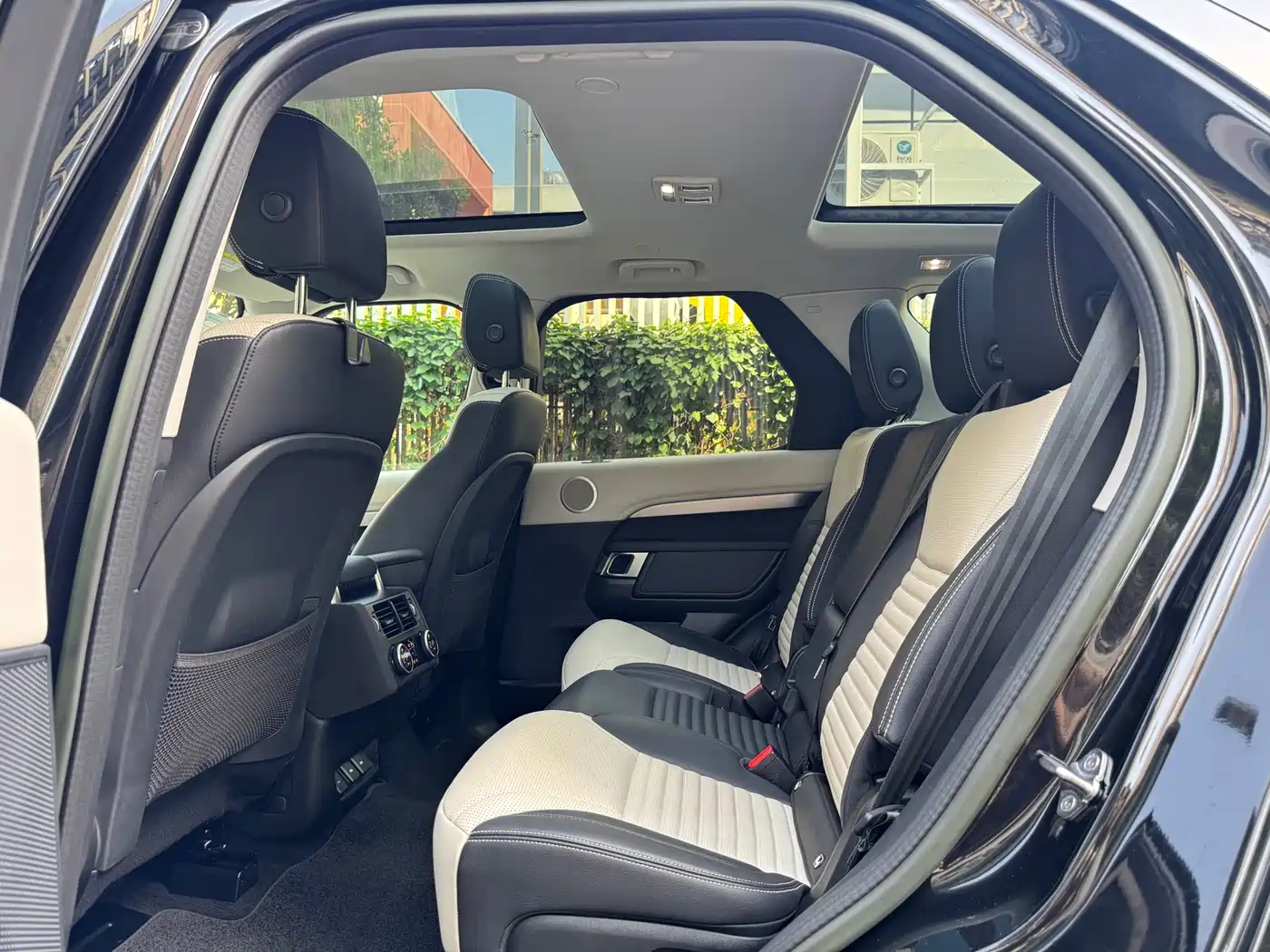 Land Rover Discovery 2023 Facelift 360PS R-Dynamic S фото 14
