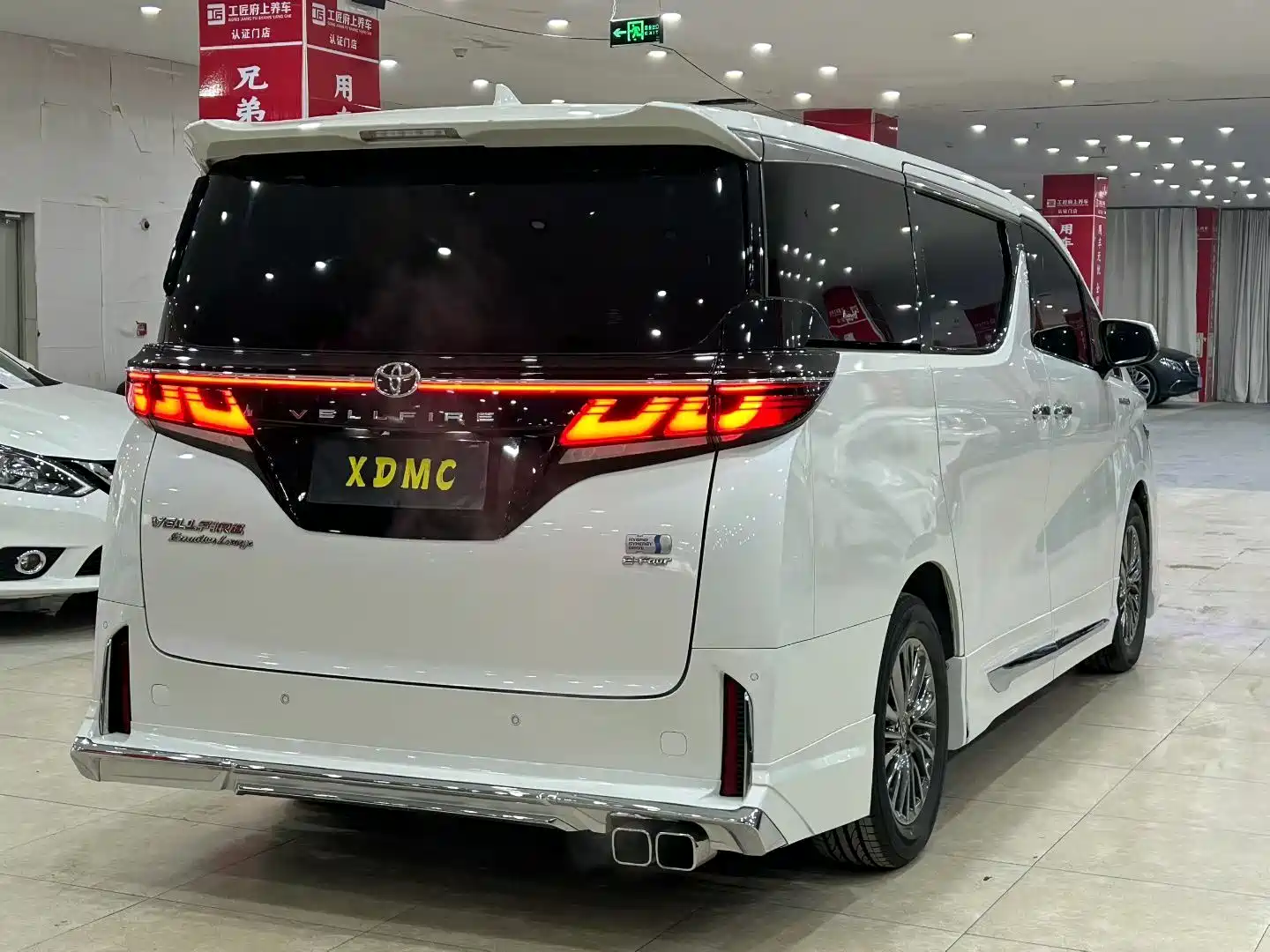 Фото 9 - Toyota Vellfire