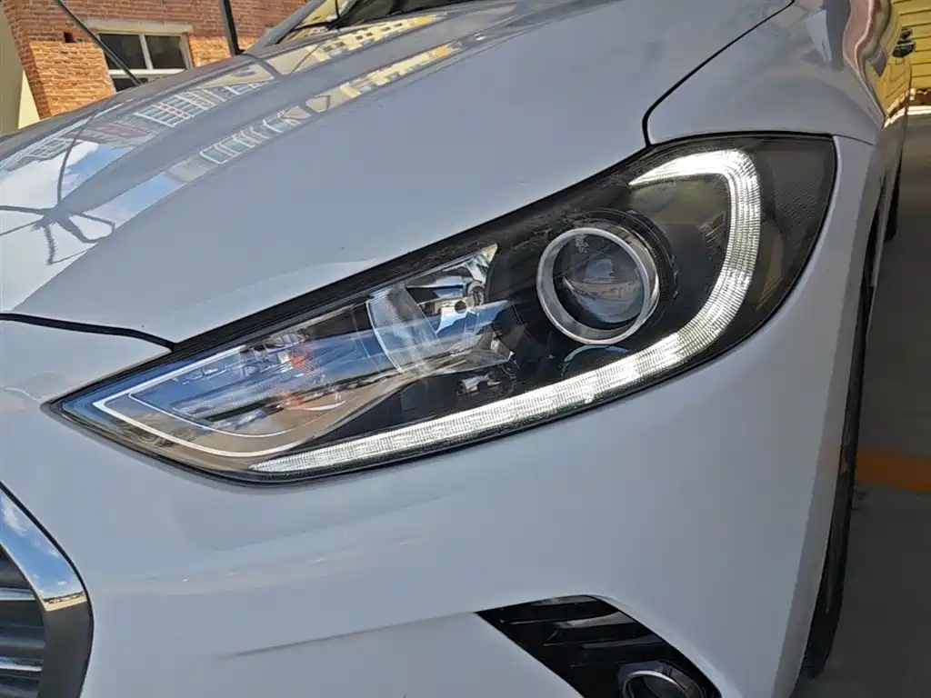 Hyundai Elantra 2016 Model 1.6L Automatic Smart Elite фото 24