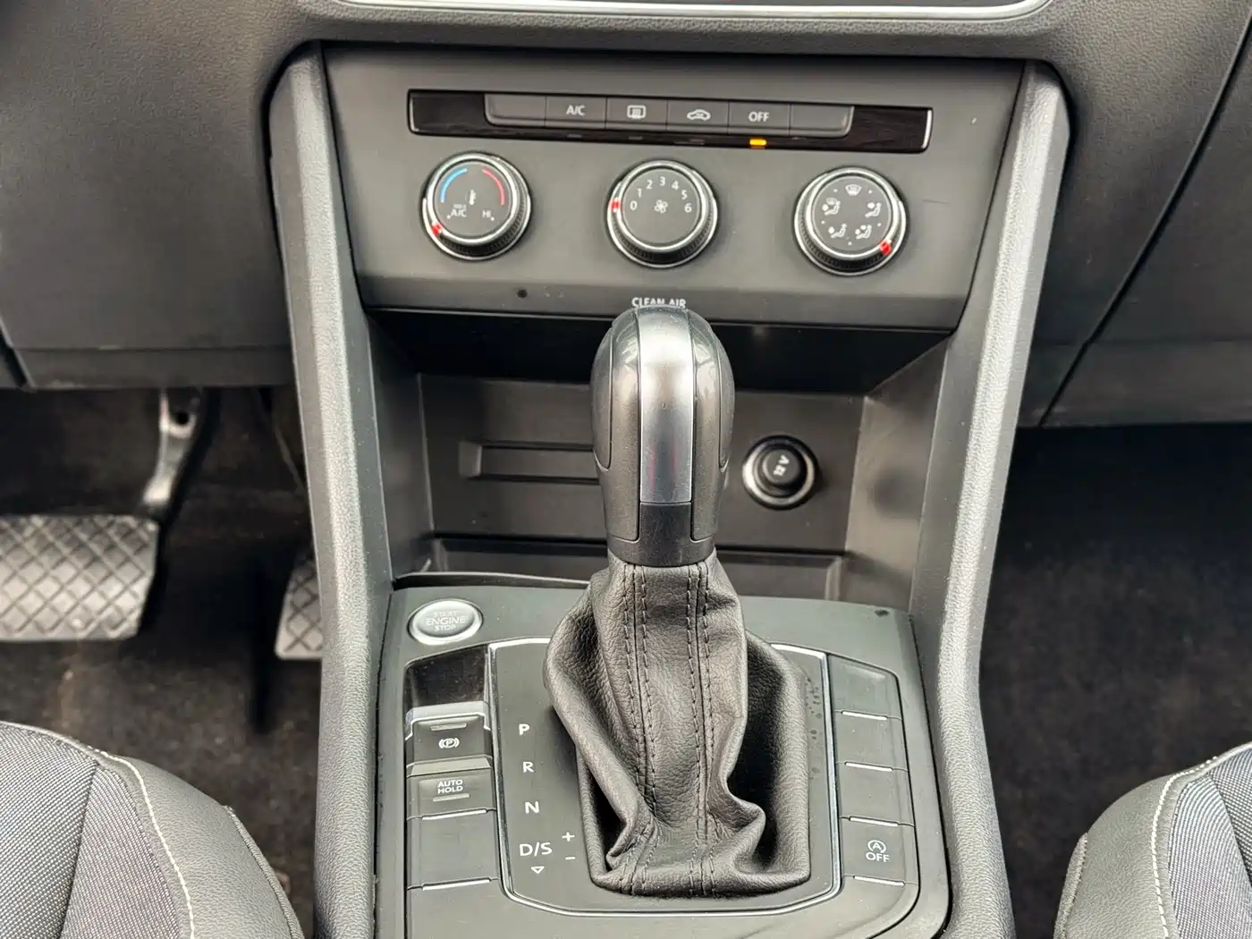 Volkswagen Tiguan L 2022 330TSI Automatic 2WD Comfort Edition фото 16