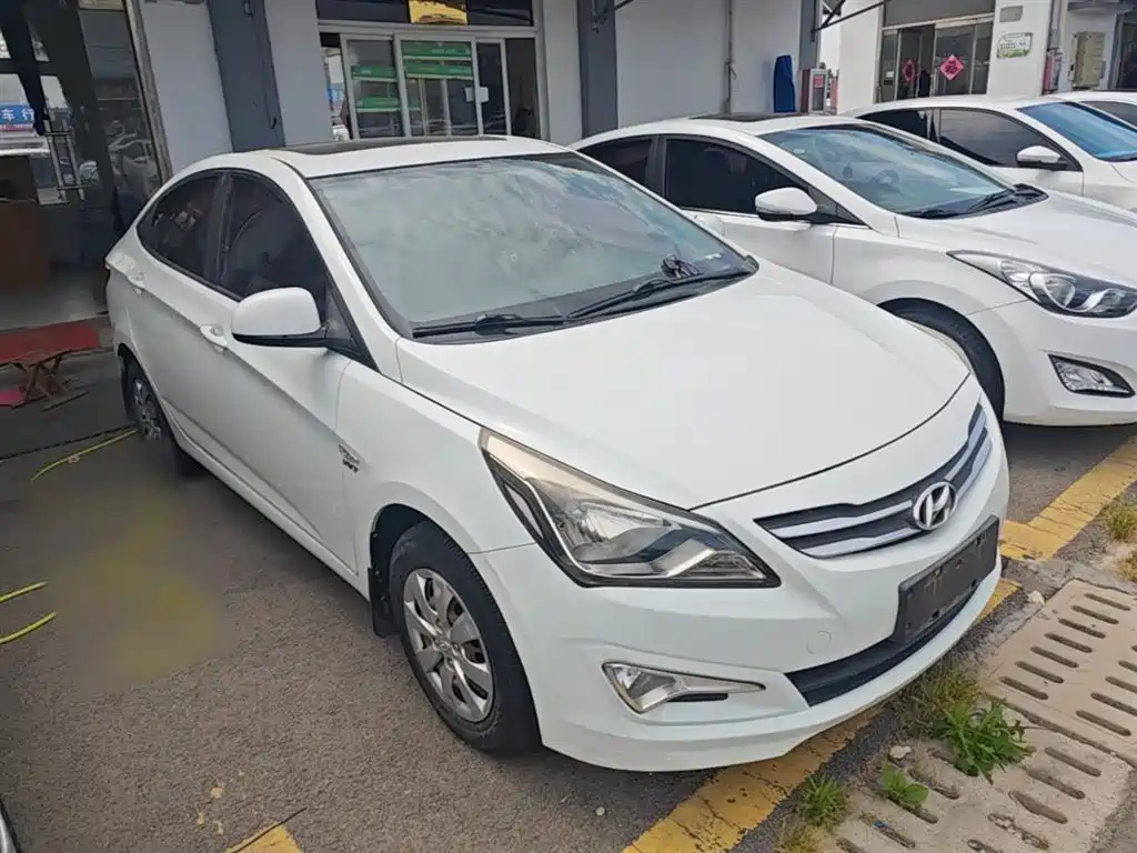 Hyundai Verna 2014 1.4L Manual Smart GLS фото 4