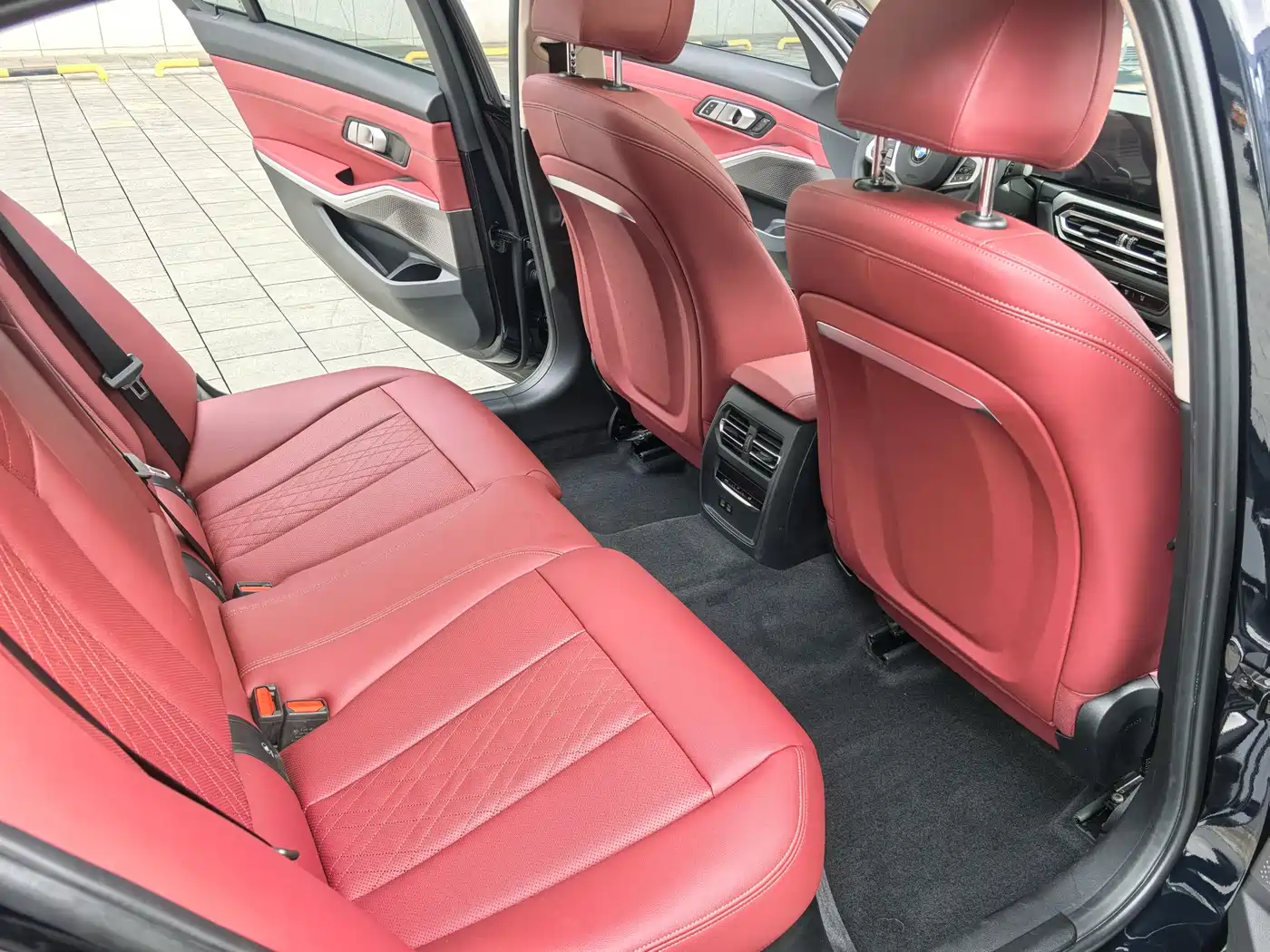 BMW 3 Series 2025 325Li M Sport Package фото 18