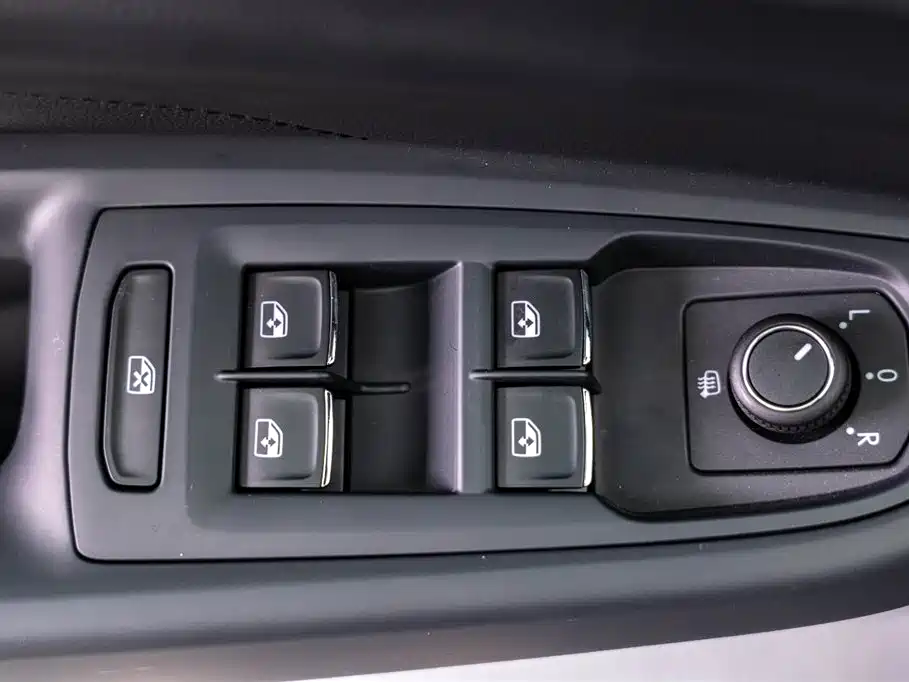 Volkswagen Passat New Energy 2025 430PHEV Hybrid Business Edition фото 16