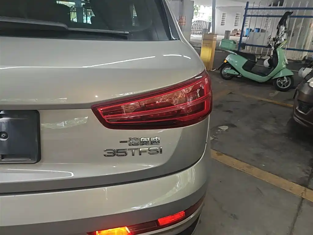 Фото 8 - Audi Q3