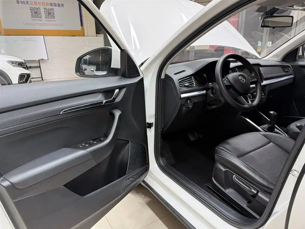 Škoda Kamiq 2022 1.5L Automatic Comfort Edition фото 8
