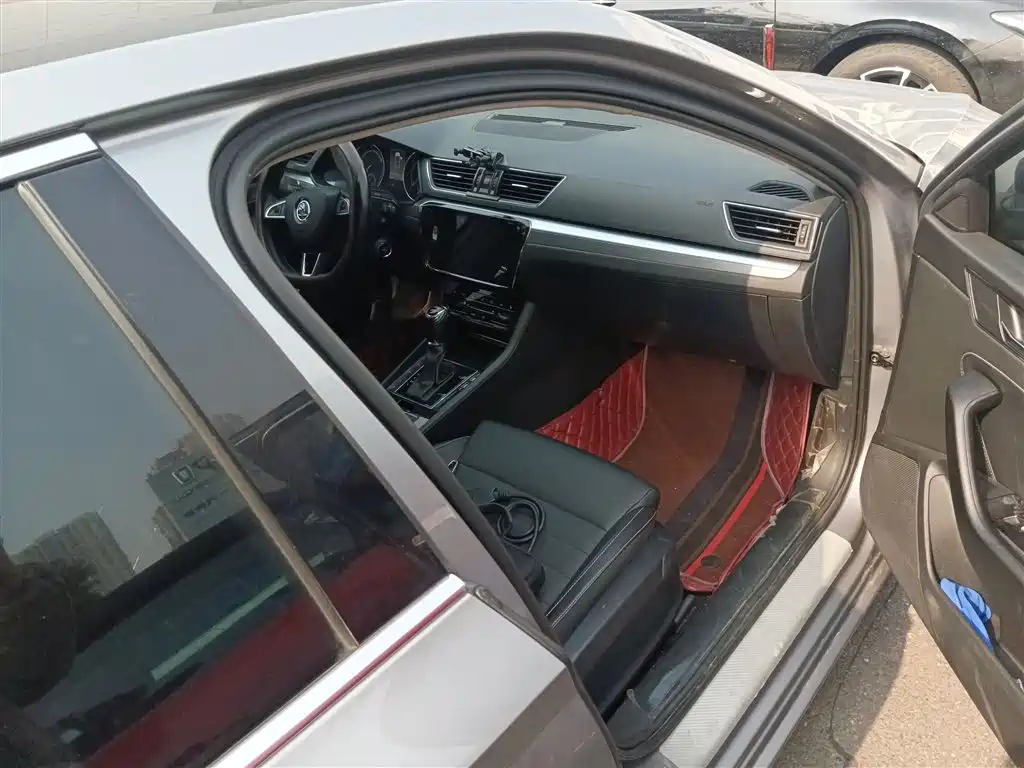 Škoda Superb 2019 Facelift TSI280 DSG Comfort Edition фото 20