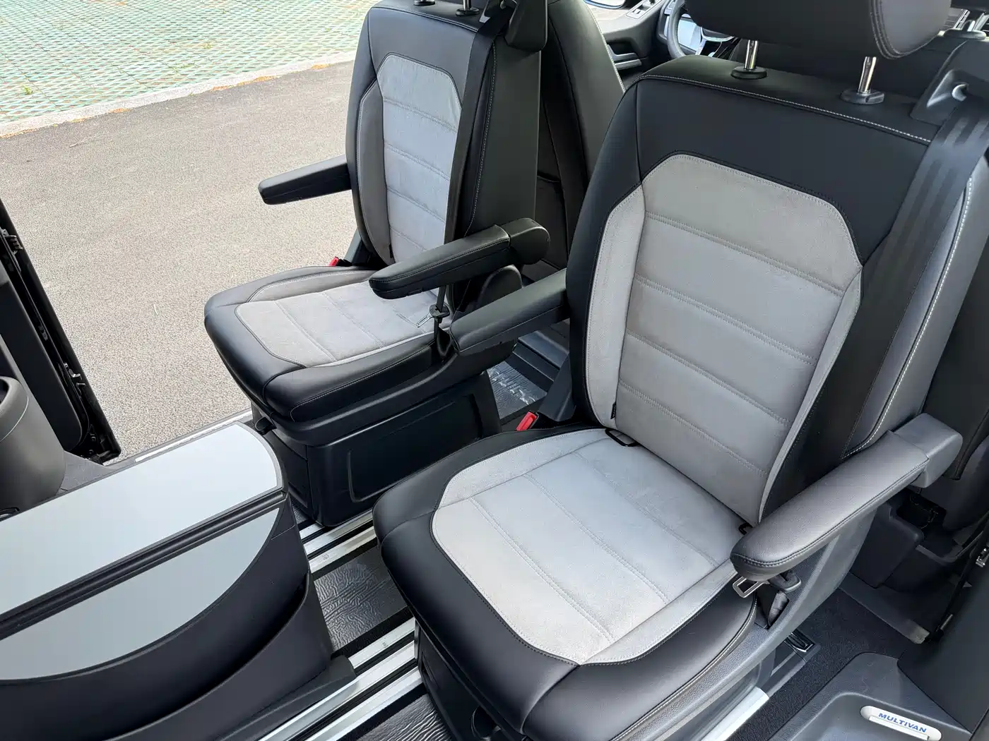 Volkswagen Multivan 2017 2017 2.0TSI AWD Premium Edition 7-Seater