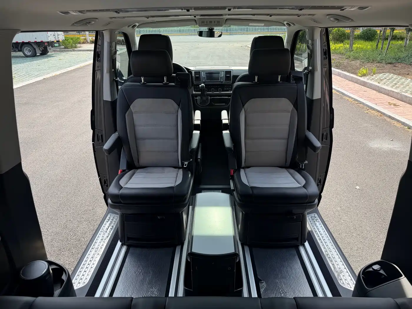 Volkswagen Multivan 2017 2017 2.0TSI AWD Premium Edition 7-Seater