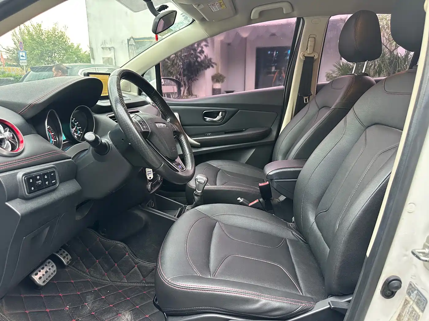 Photo 10 - Haval H1