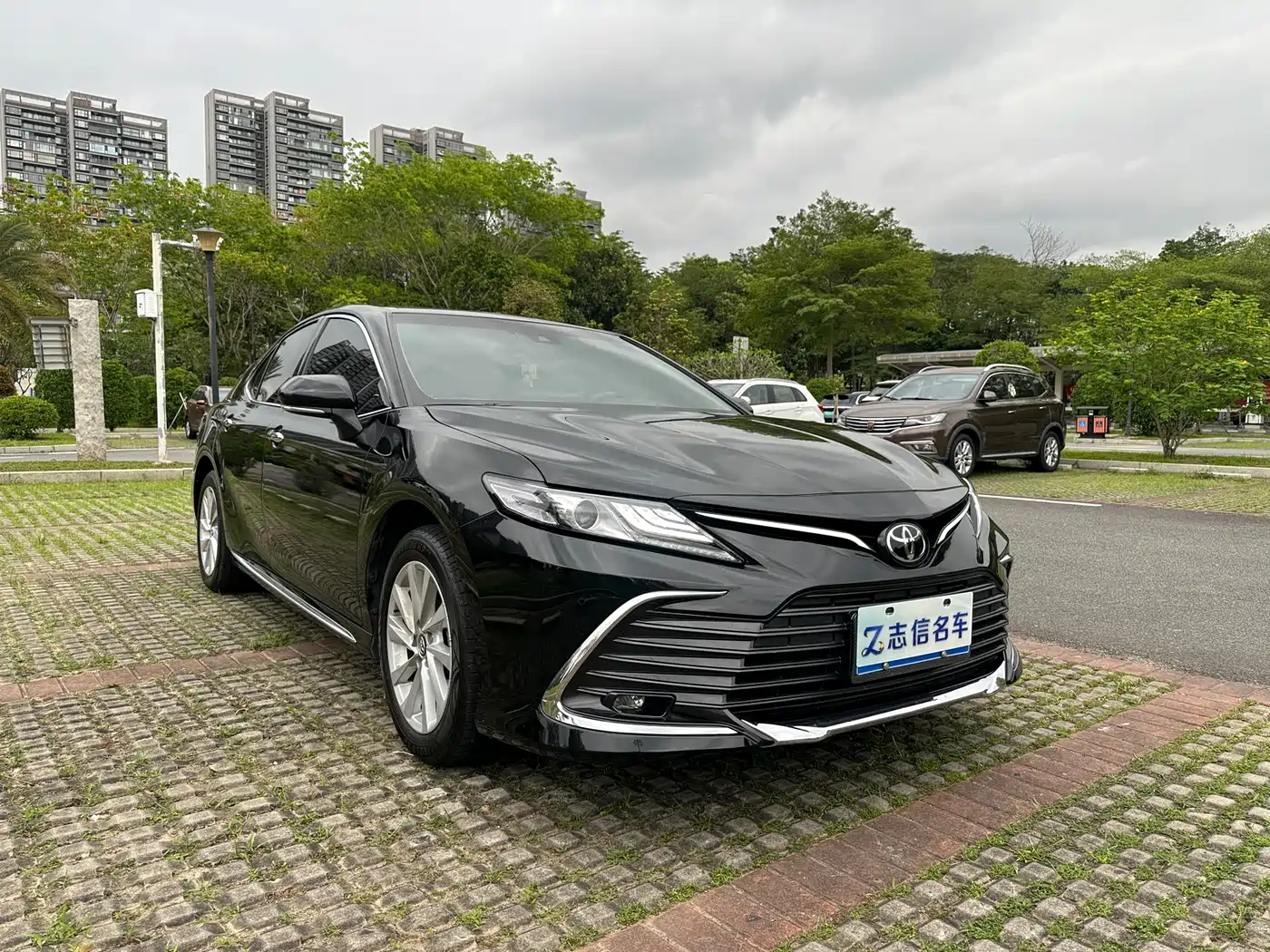 Toyota Camry 2023 2.0G Luxury Edition фото 2