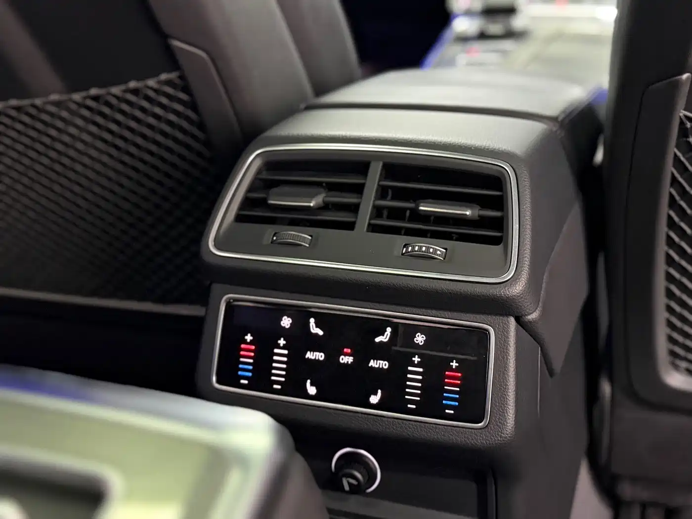 Фото 26 - Audi A6L