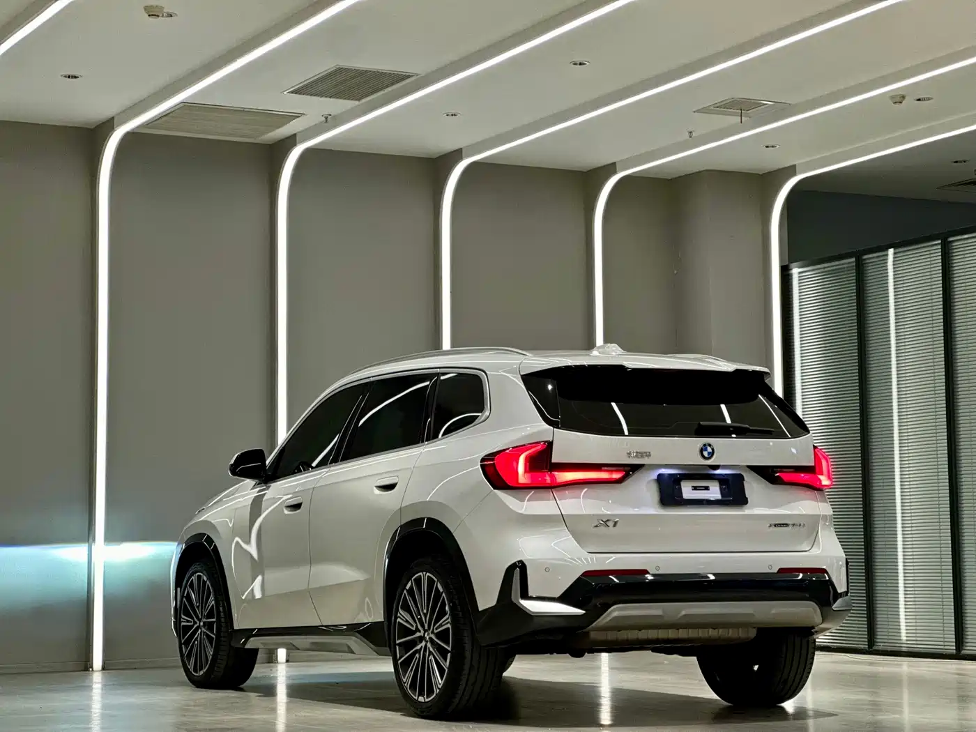 BMW X1 2025 xDrive25Li X Design Package фото 12